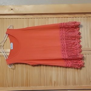 SOUTHERN GRACE tangerine color tank size small lots of beautiful lace hem detail